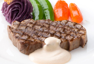 肉料理-常陸牛フィレ肉のグリルパイオニアソース