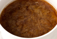 スープ-ブラウンオニオンスープのパイ包み焼き